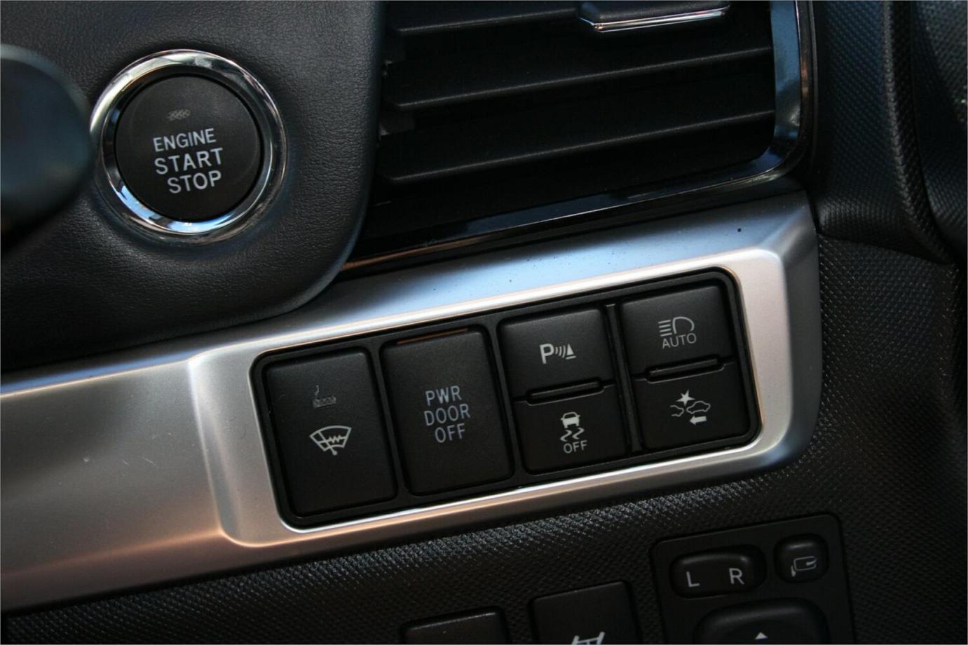 2017 Toyota Estima Aeras (premium)-10