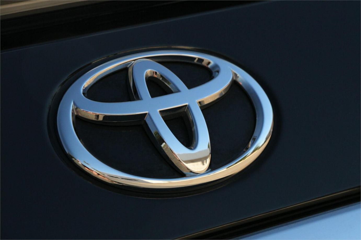 2017 Toyota Estima Aeras (premium)-18