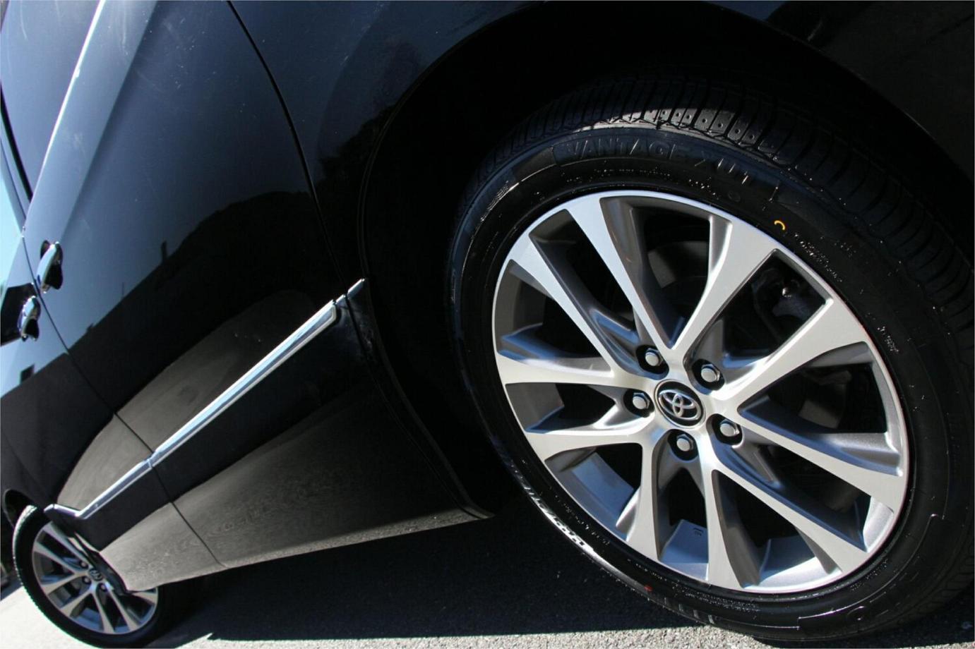 2017 Toyota Estima Aeras (premium)-21