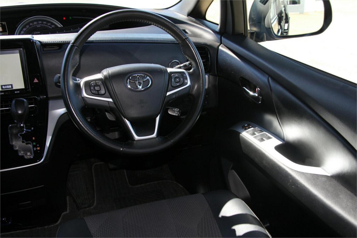 2017 Toyota Estima Aeras (premium)-24