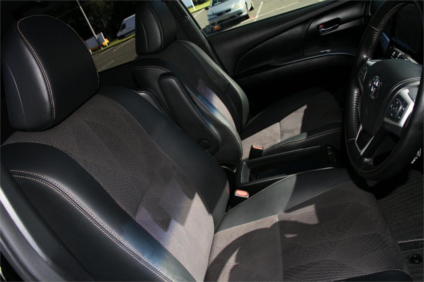 2017 Toyota Estima Aeras (premium)-26