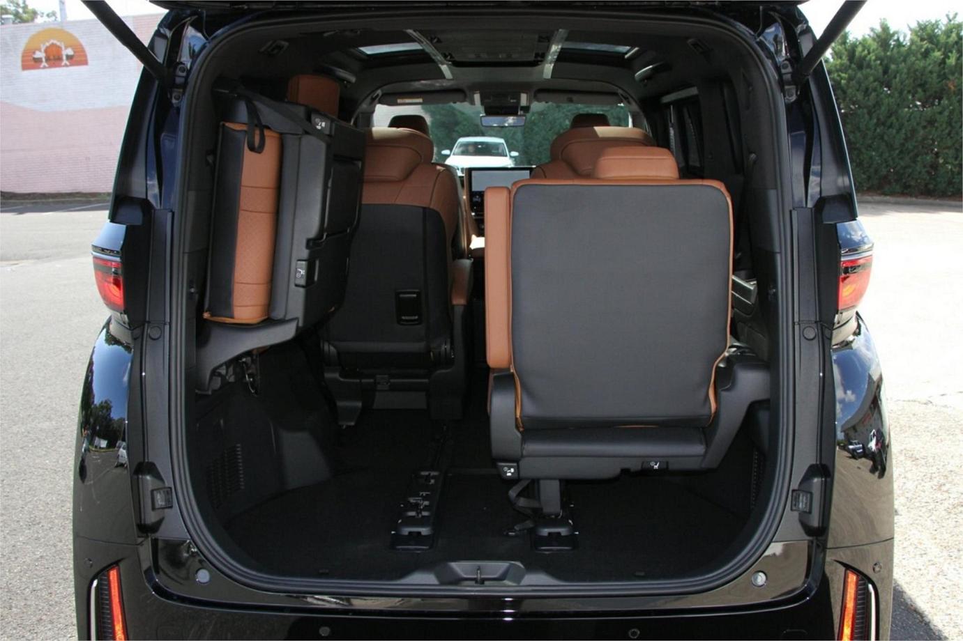 2024 Toyota Vellfire Z Premier (hybrid)-17