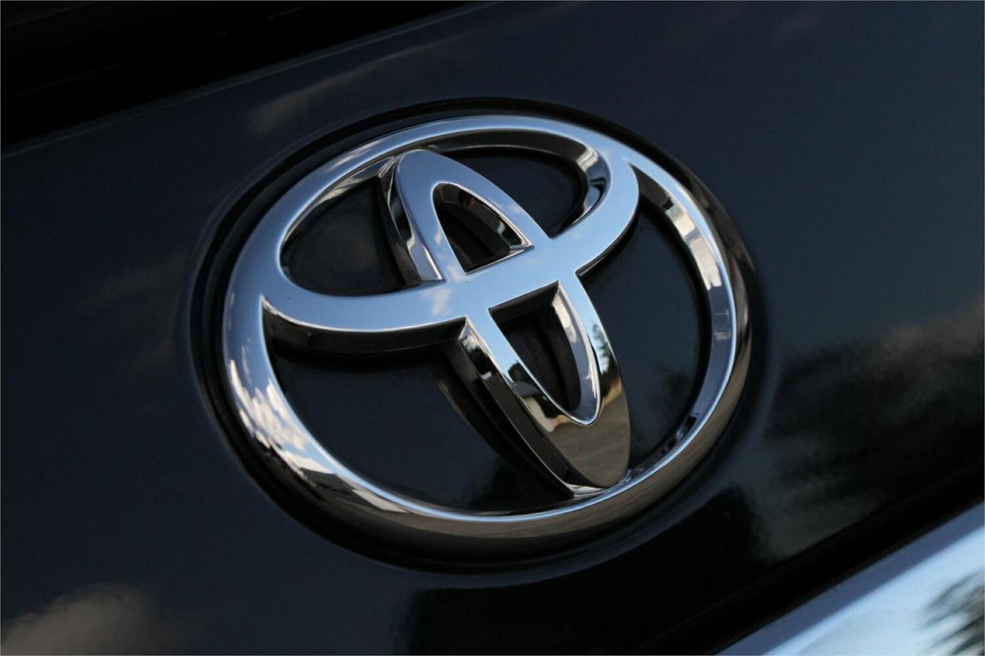 2016 Toyota Estima Aeras Premium-17