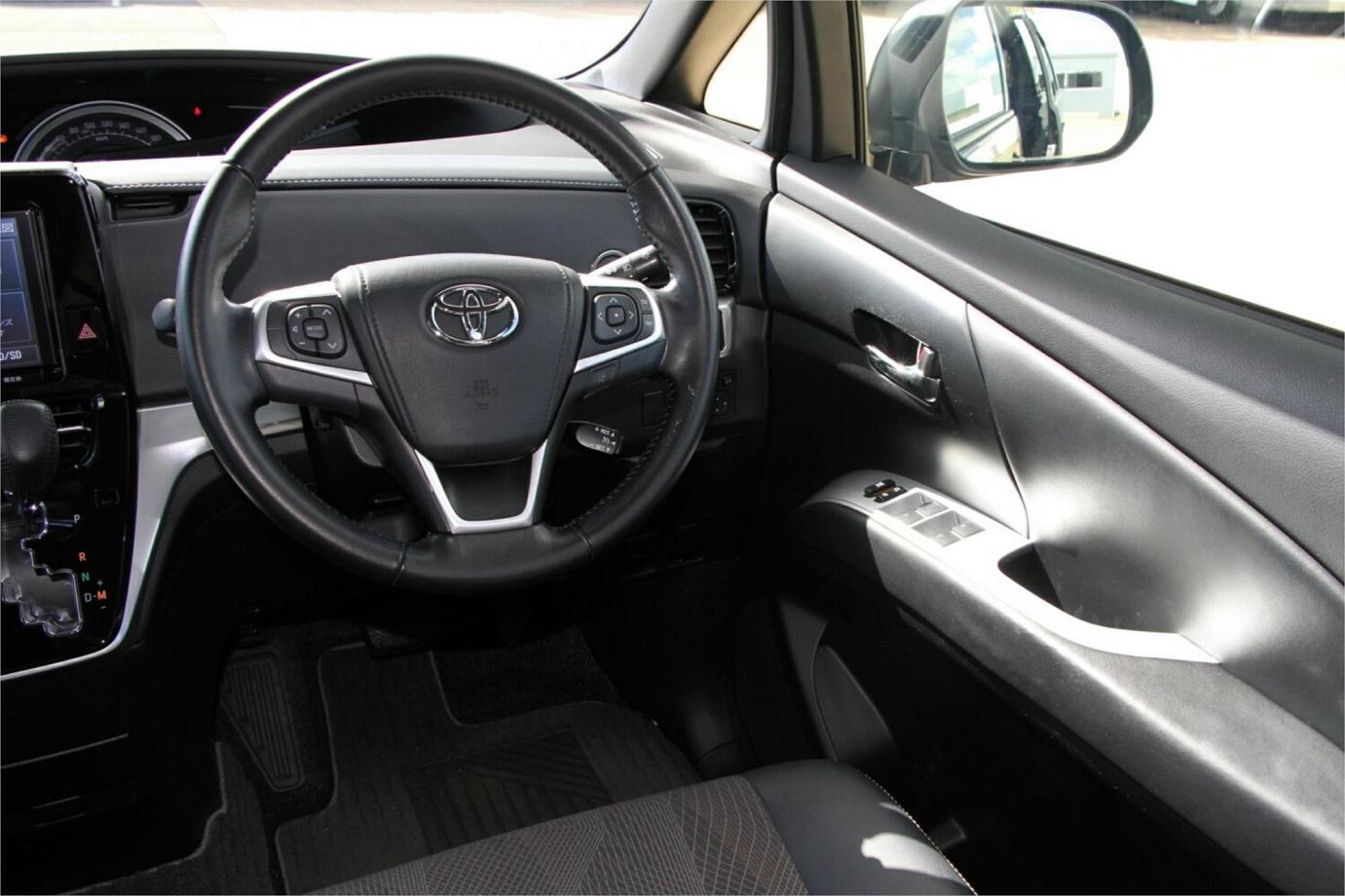 2016 Toyota Estima Aeras Premium-23