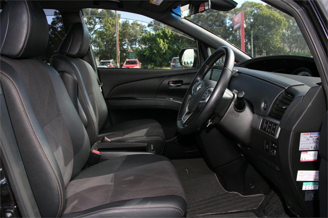 2016 Toyota Estima Aeras Premium-24