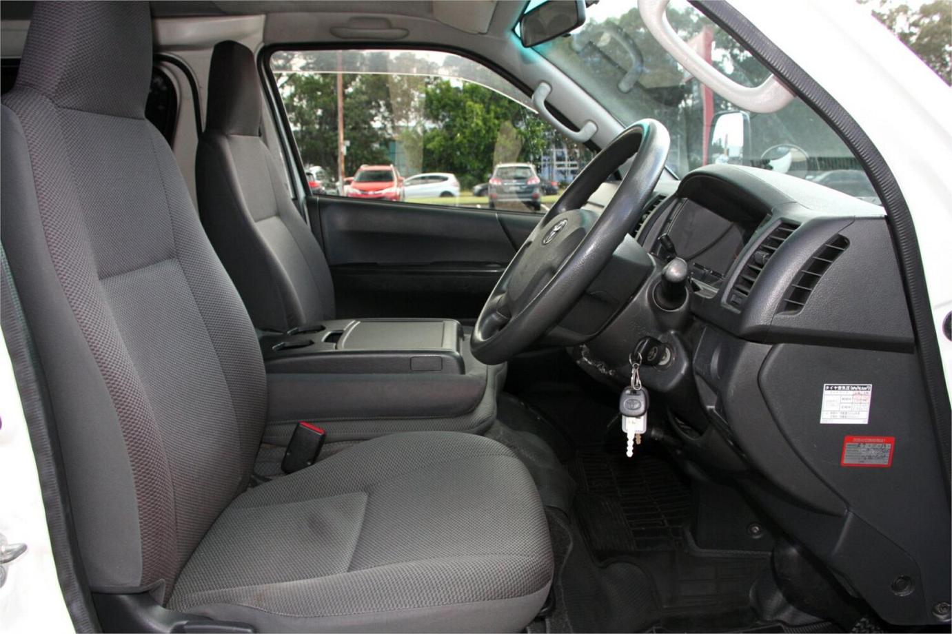 2014 Toyota Hiace Dx (camper Kit)-25