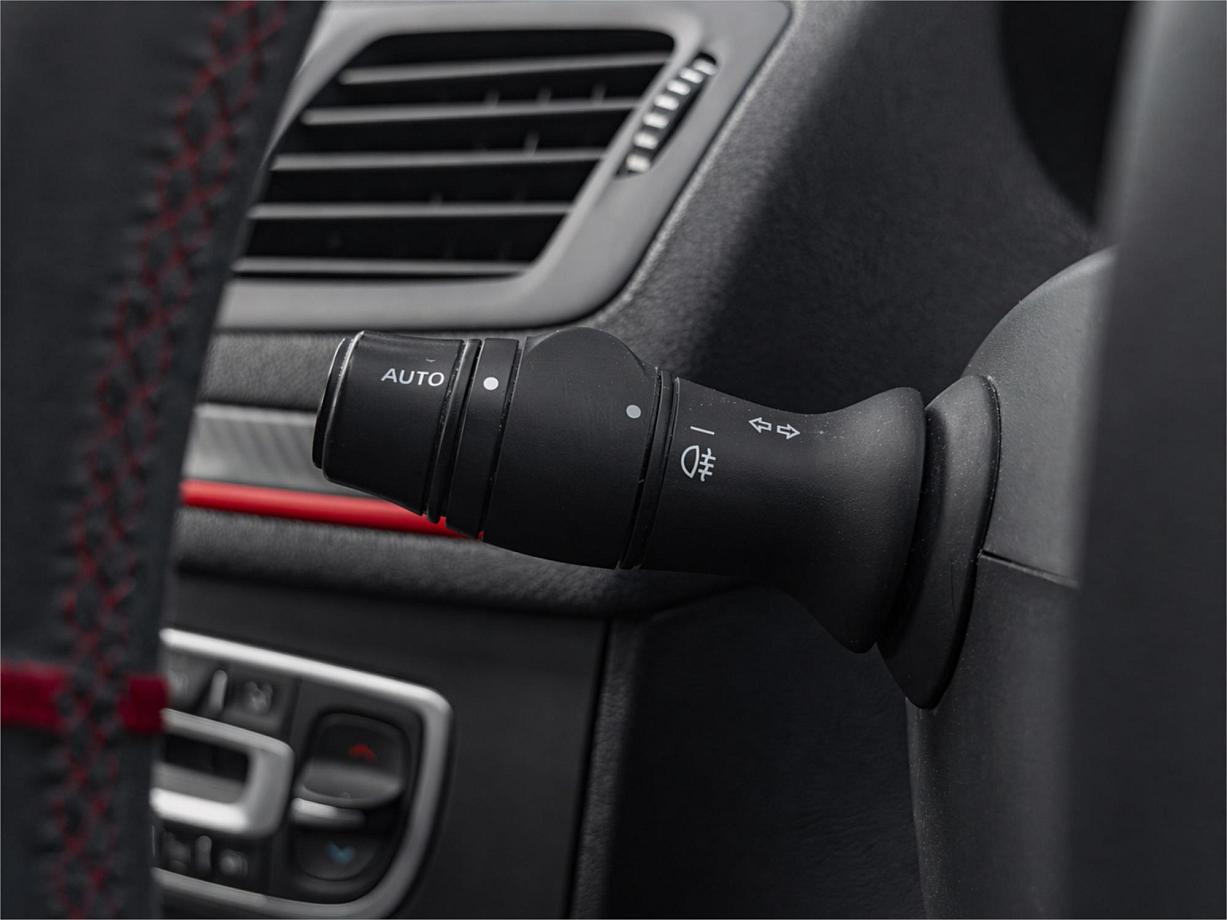 2014 Renault Megane R.s. 275 Trophy-15