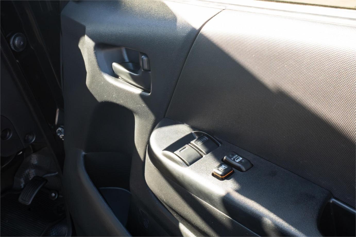 2017 Toyota Hiace Dx Gl (camper Kit)-3