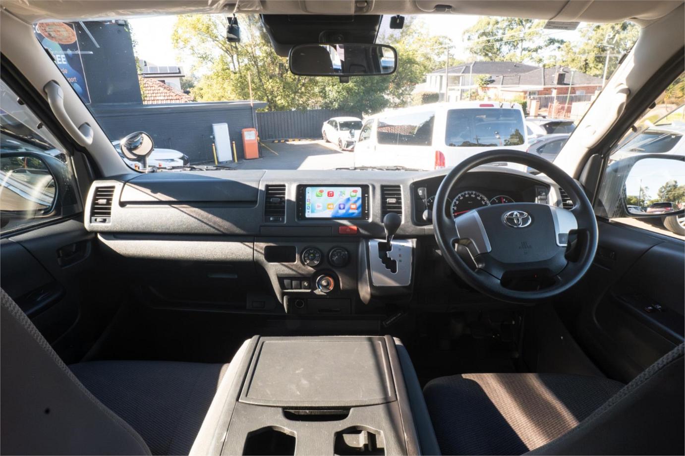 2017 Toyota Hiace Dx Gl (camper Kit)-9