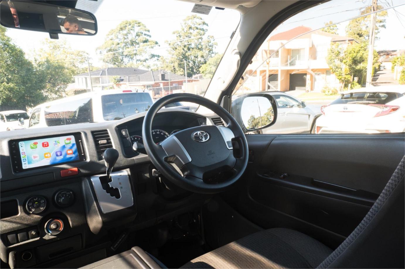 2017 Toyota Hiace Dx Gl (camper Kit)-10