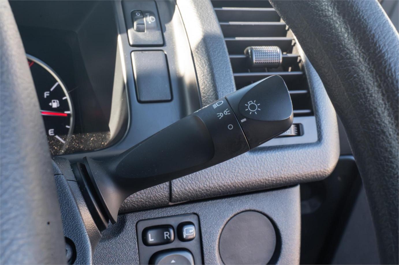 2017 Toyota Hiace Dx Gl (camper Kit)-17