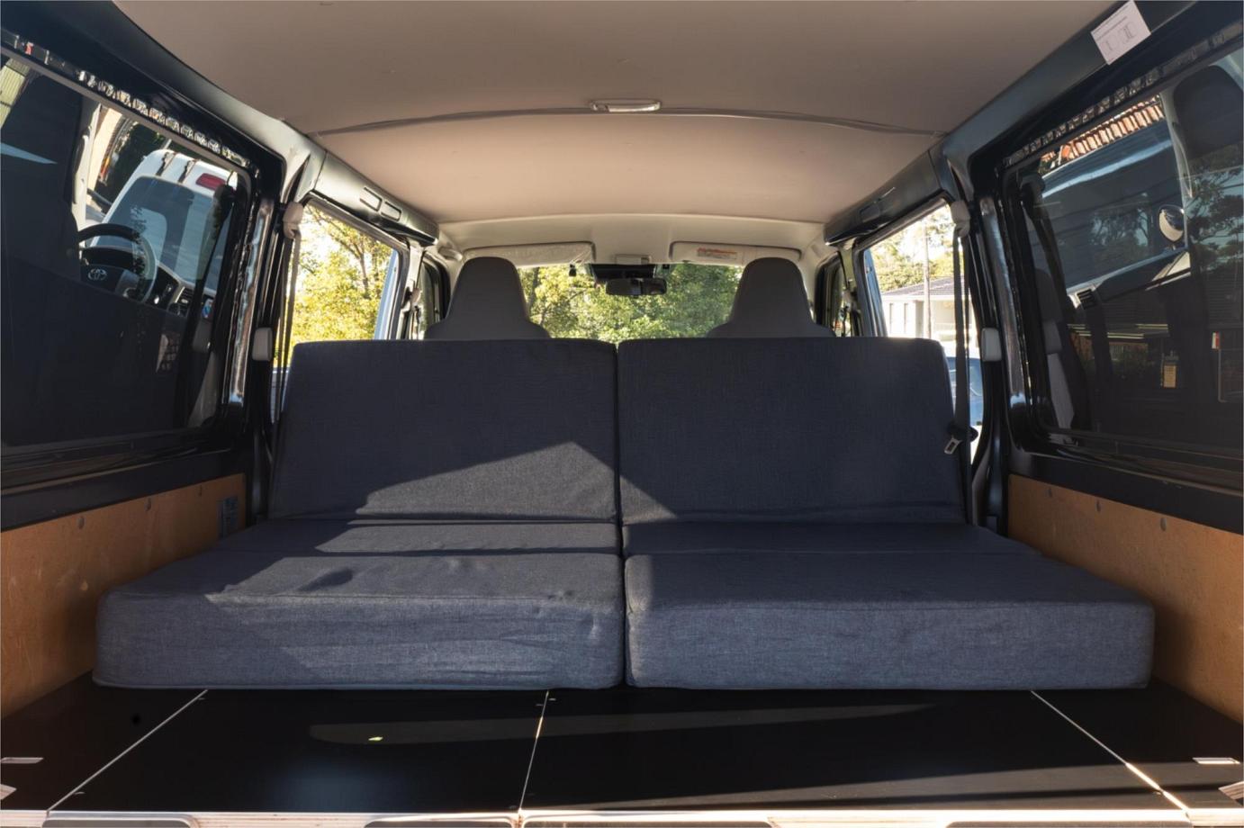 2017 Toyota Hiace Dx Gl (camper Kit)-28