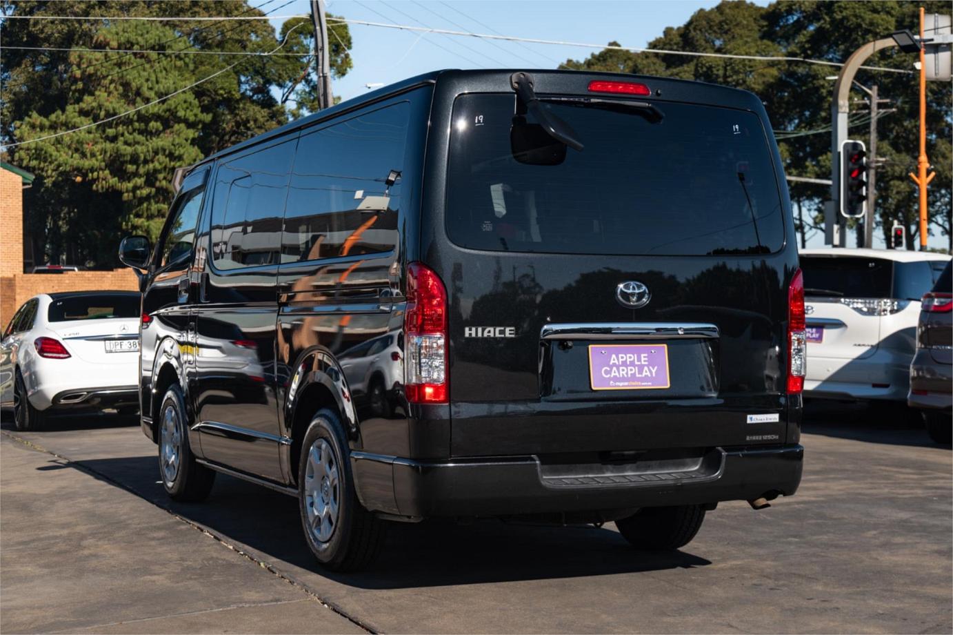 2017 Toyota Hiace Dx Gl (camper Kit)-41
