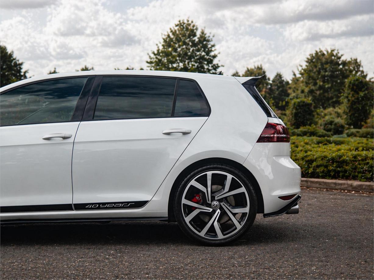 2016 Volkswagen Golf Gti 40 Years-4