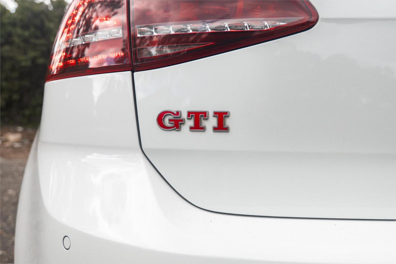 2016 Volkswagen Golf Gti 40 Years-15