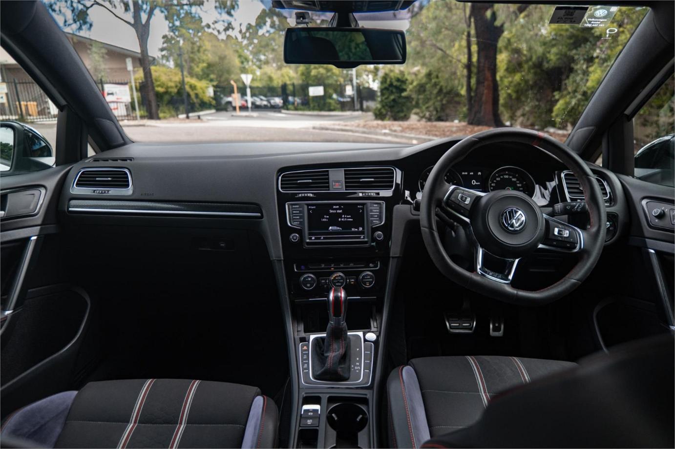 2016 Volkswagen Golf Gti 40 Years-20