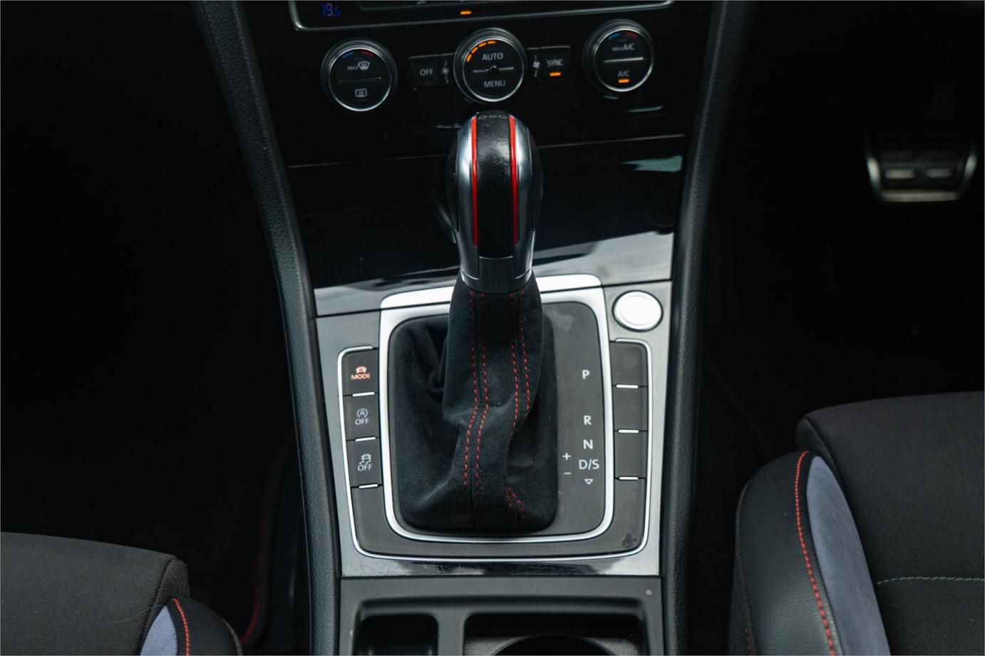 2016 Volkswagen Golf Gti 40 Years-24