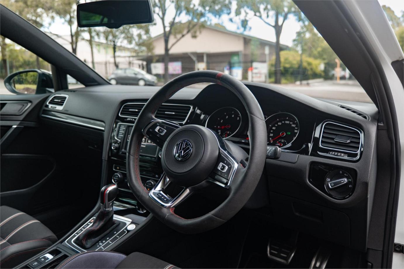 2016 Volkswagen Golf Gti 40 Years-30