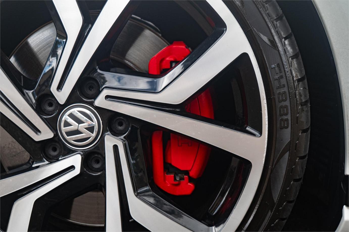 2016 Volkswagen Golf Gti 40 Years-38