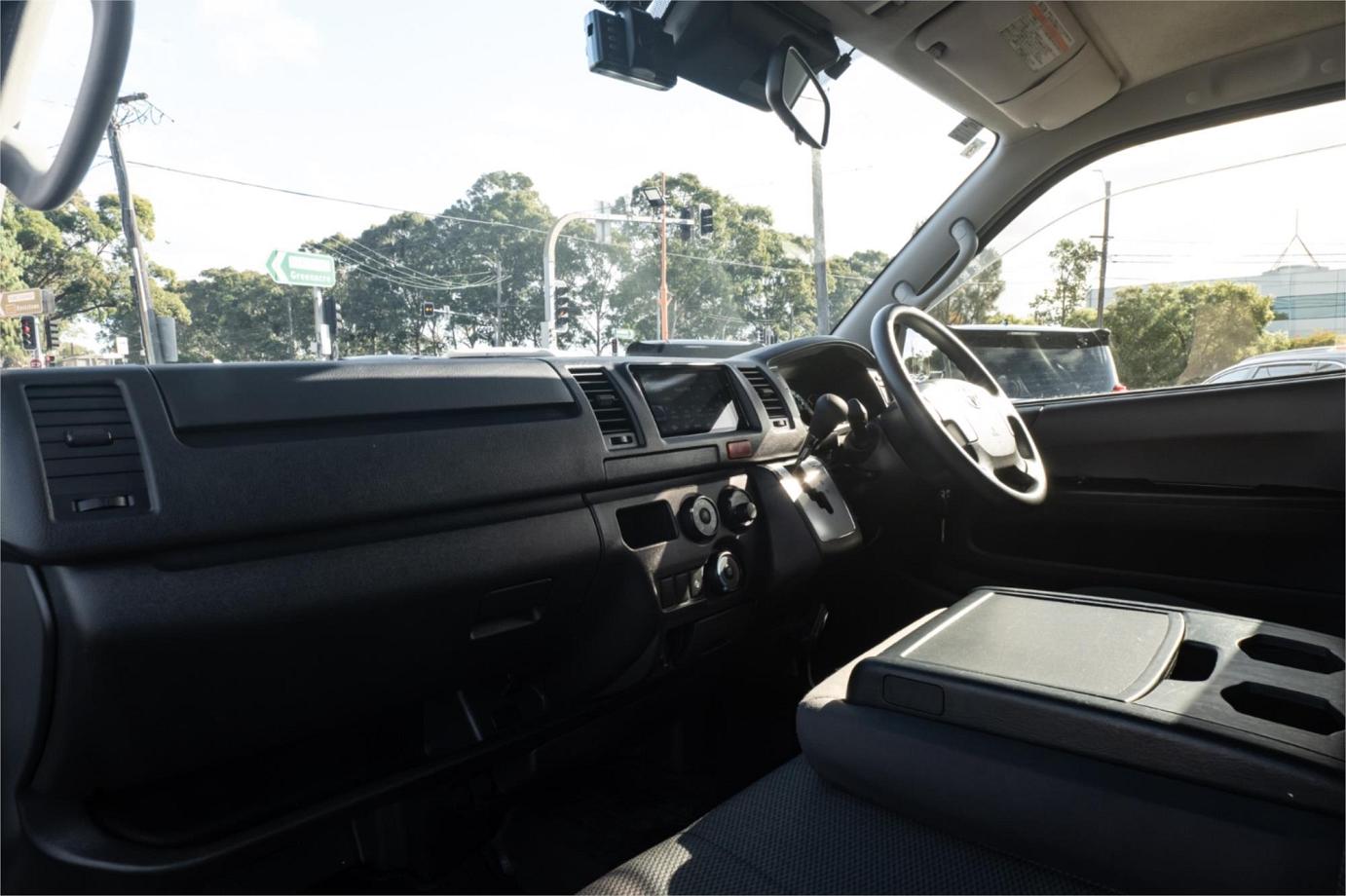 2020 Toyota Hiace Dx (camper Kit)-15 2020 Toyota Hiace Dx (camper Kit)-15