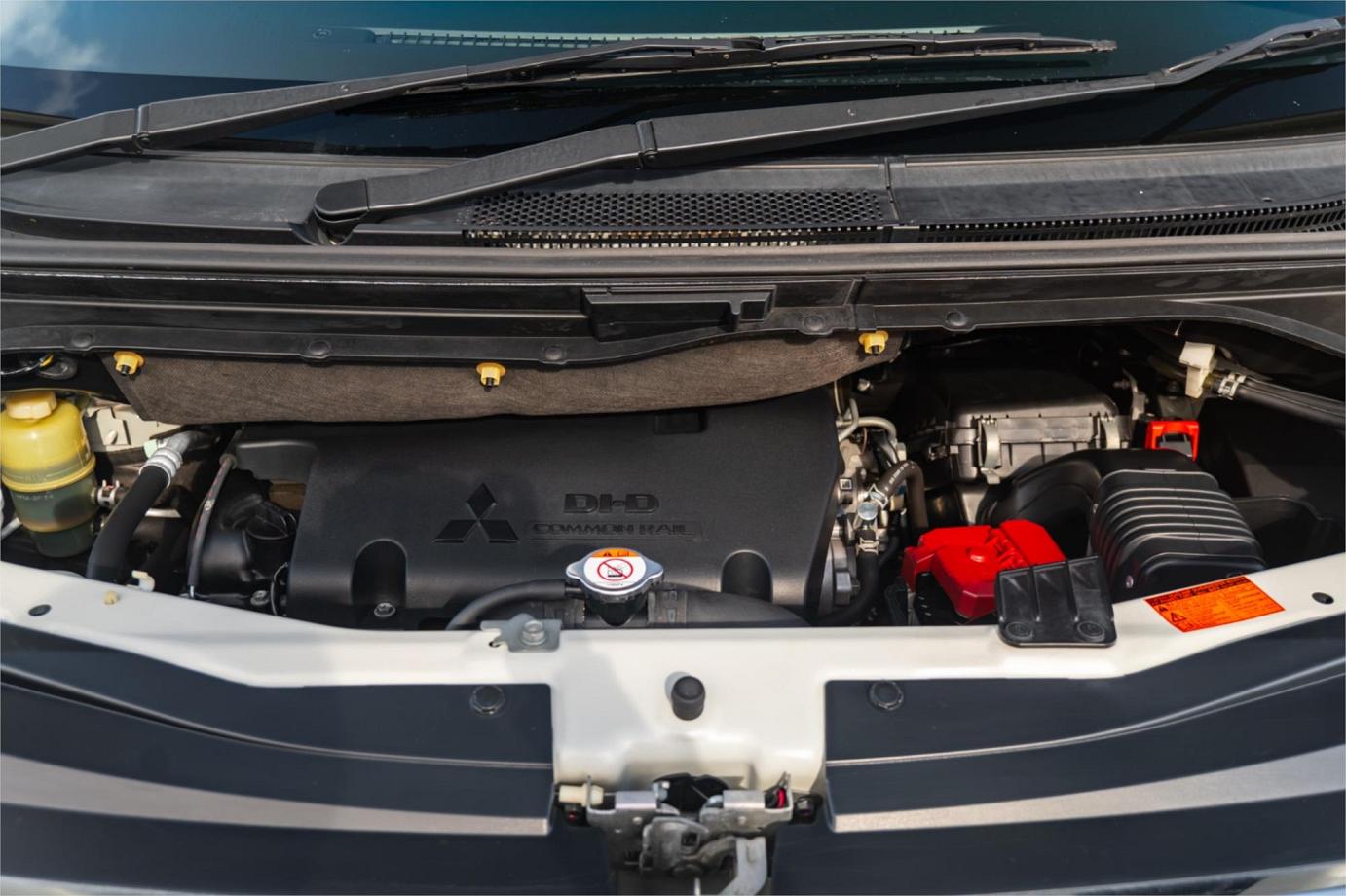 2018 Mitsubishi Delica D Power Package-32