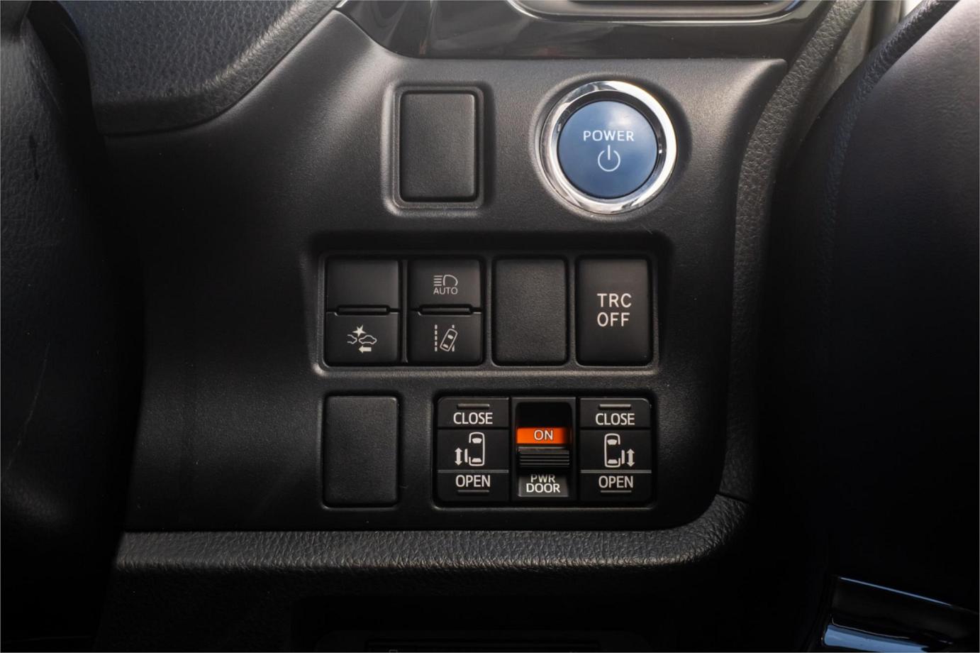 2020 Toyota Noah G (hybrid)-11