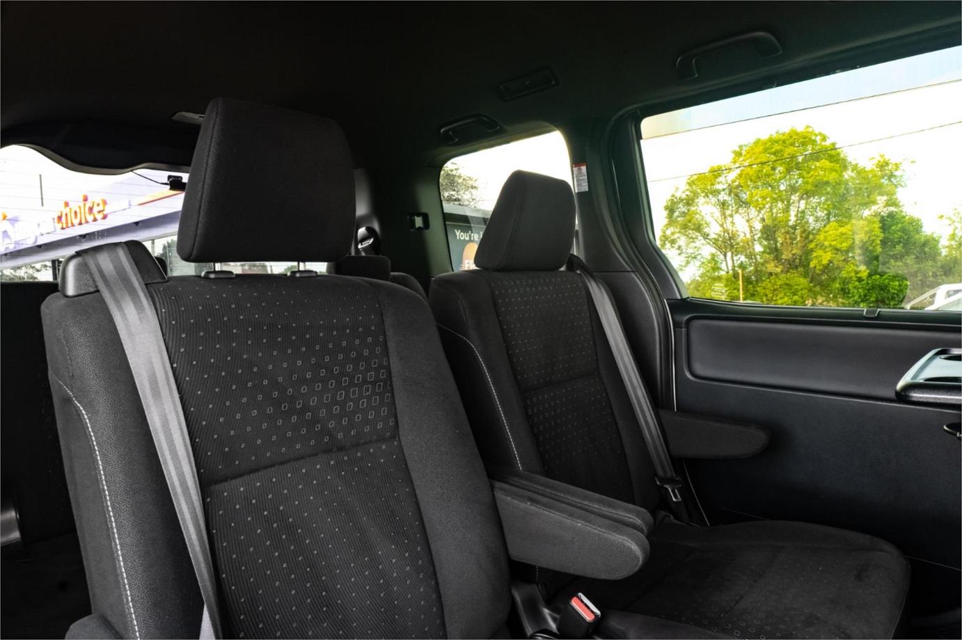 2020 Toyota Noah G (hybrid)-22