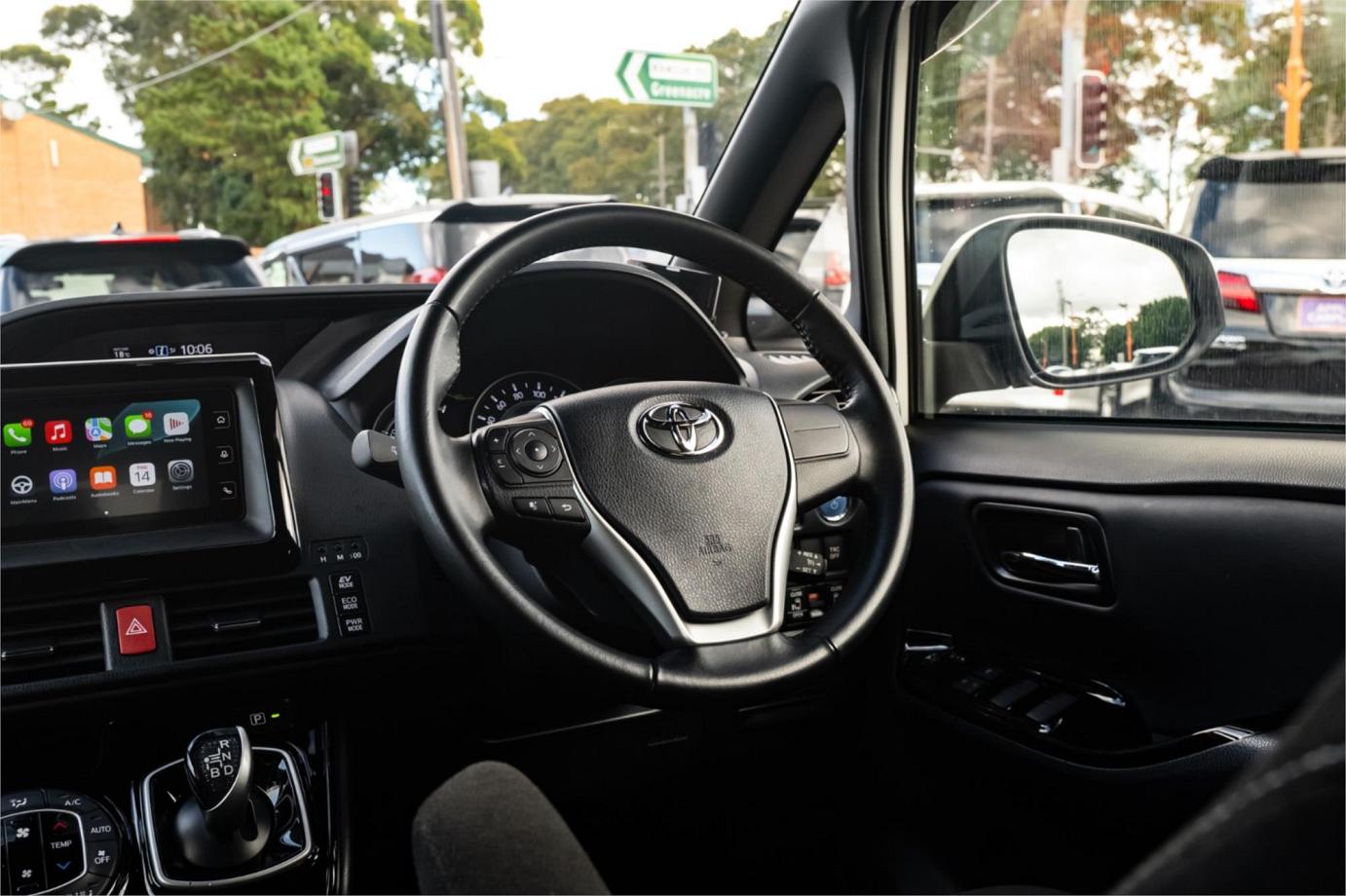 2020 Toyota Noah G (hybrid)-26