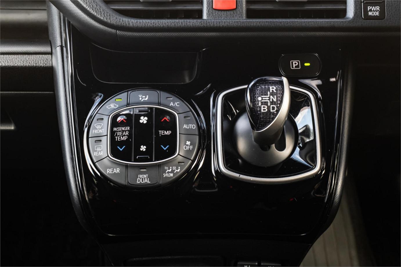 2020 Toyota Noah G (hybrid)-29