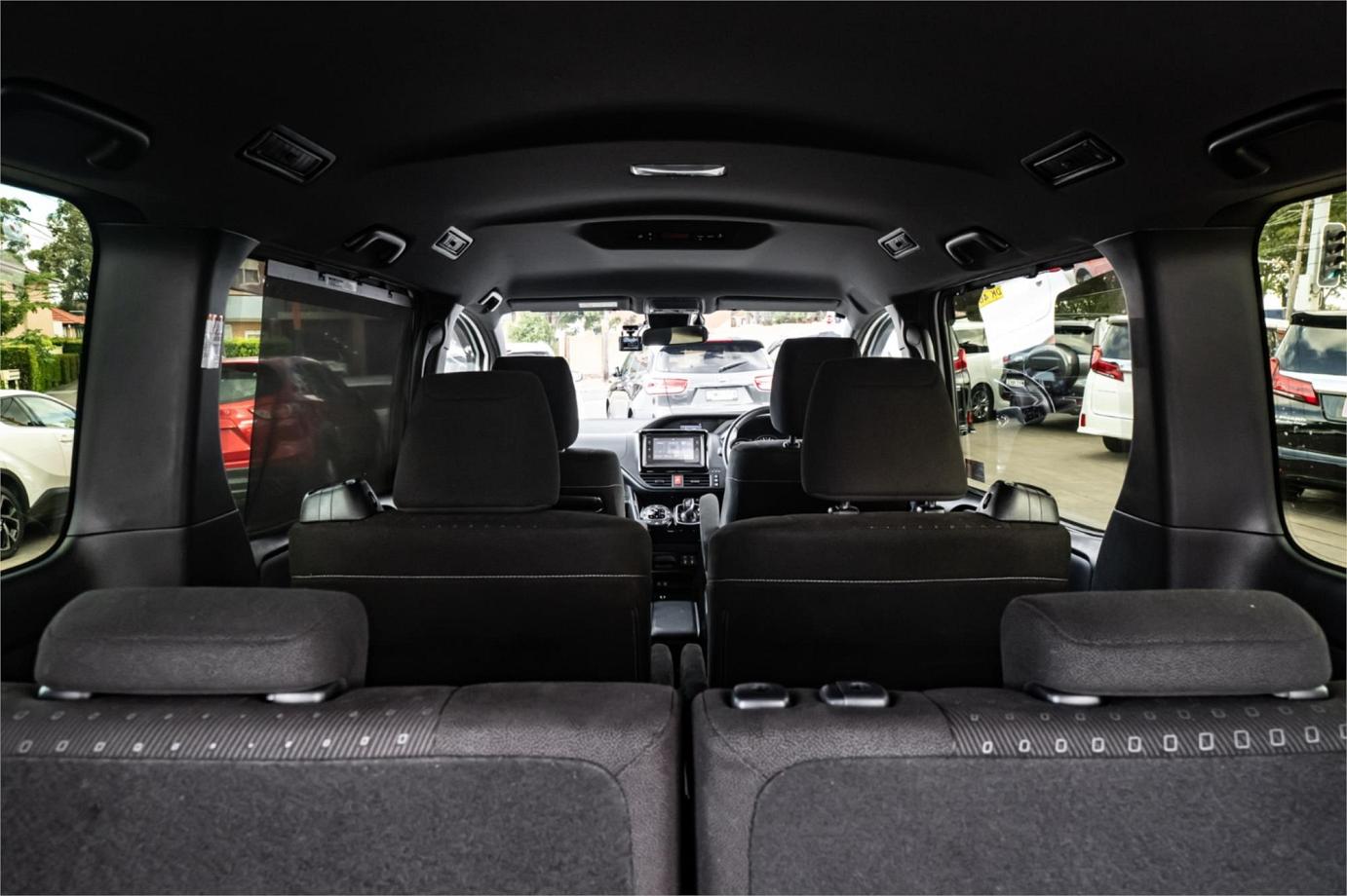 2020 Toyota Noah G (hybrid)-30