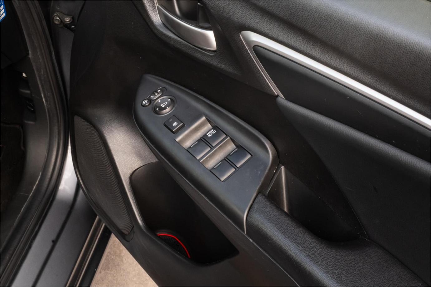 2019 Honda Fit L-package (hybrid)-9