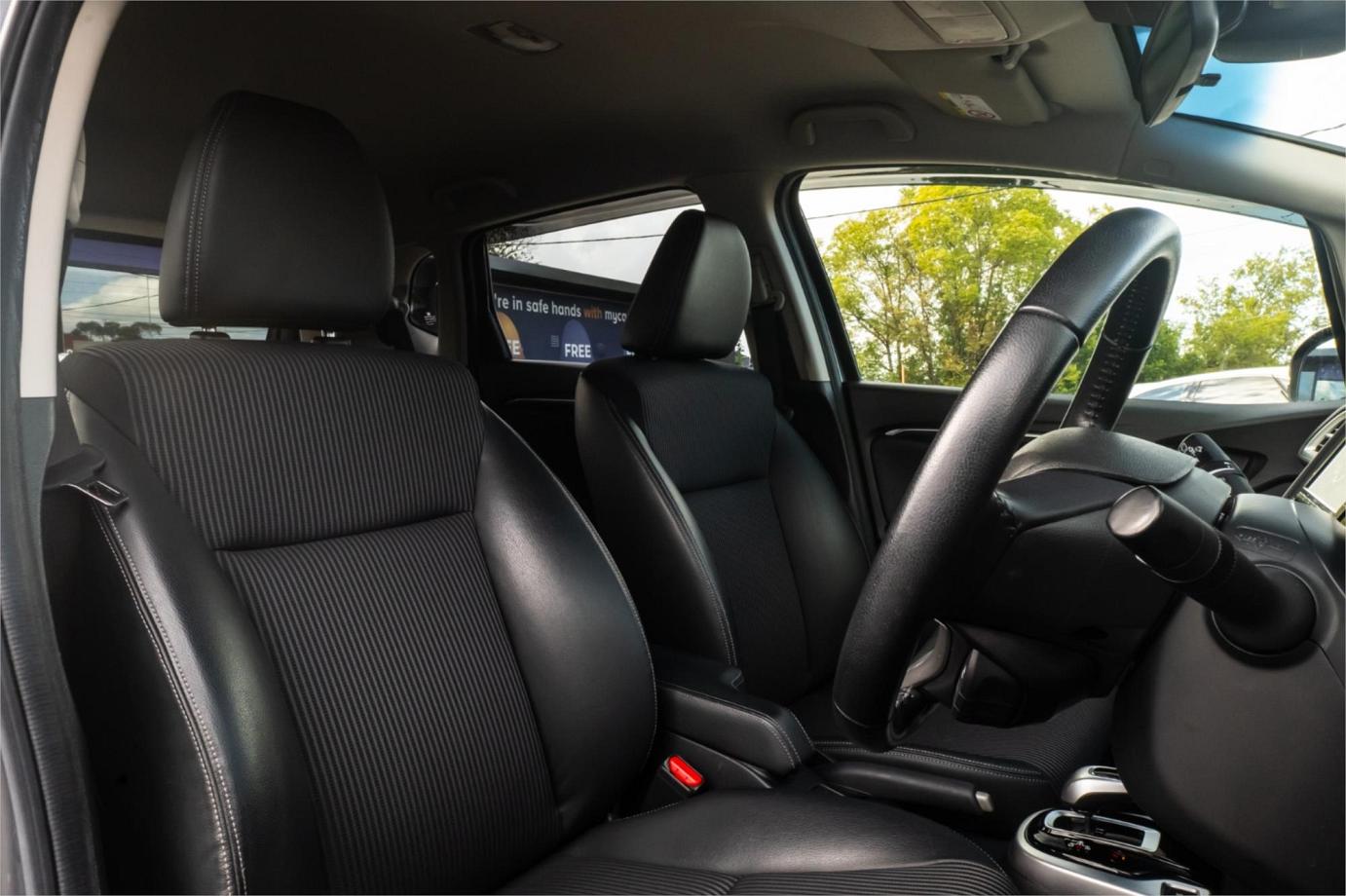 2019 Honda Fit L-package (hybrid)-11