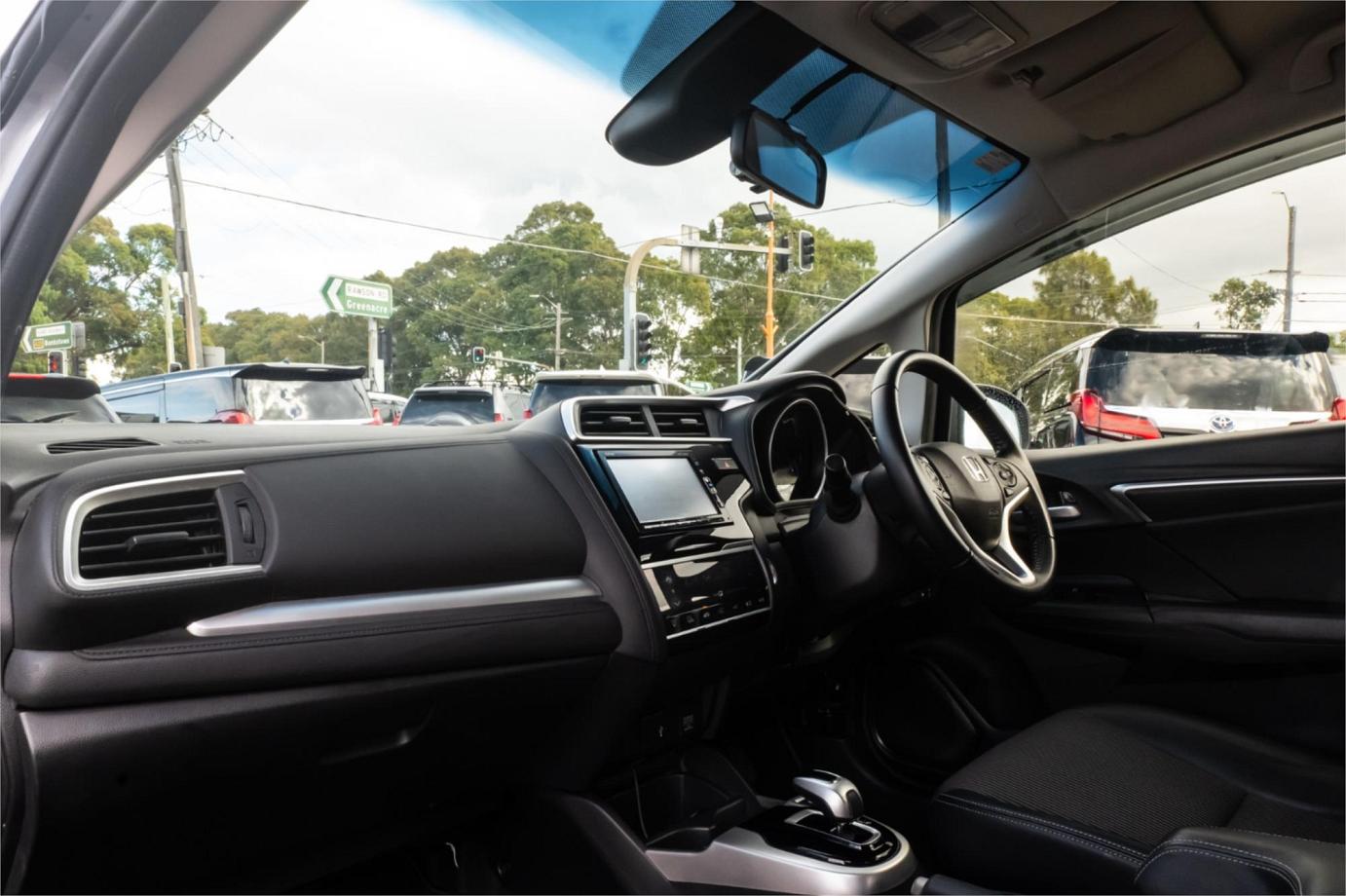 2019 Honda Fit L-package (hybrid)-13
