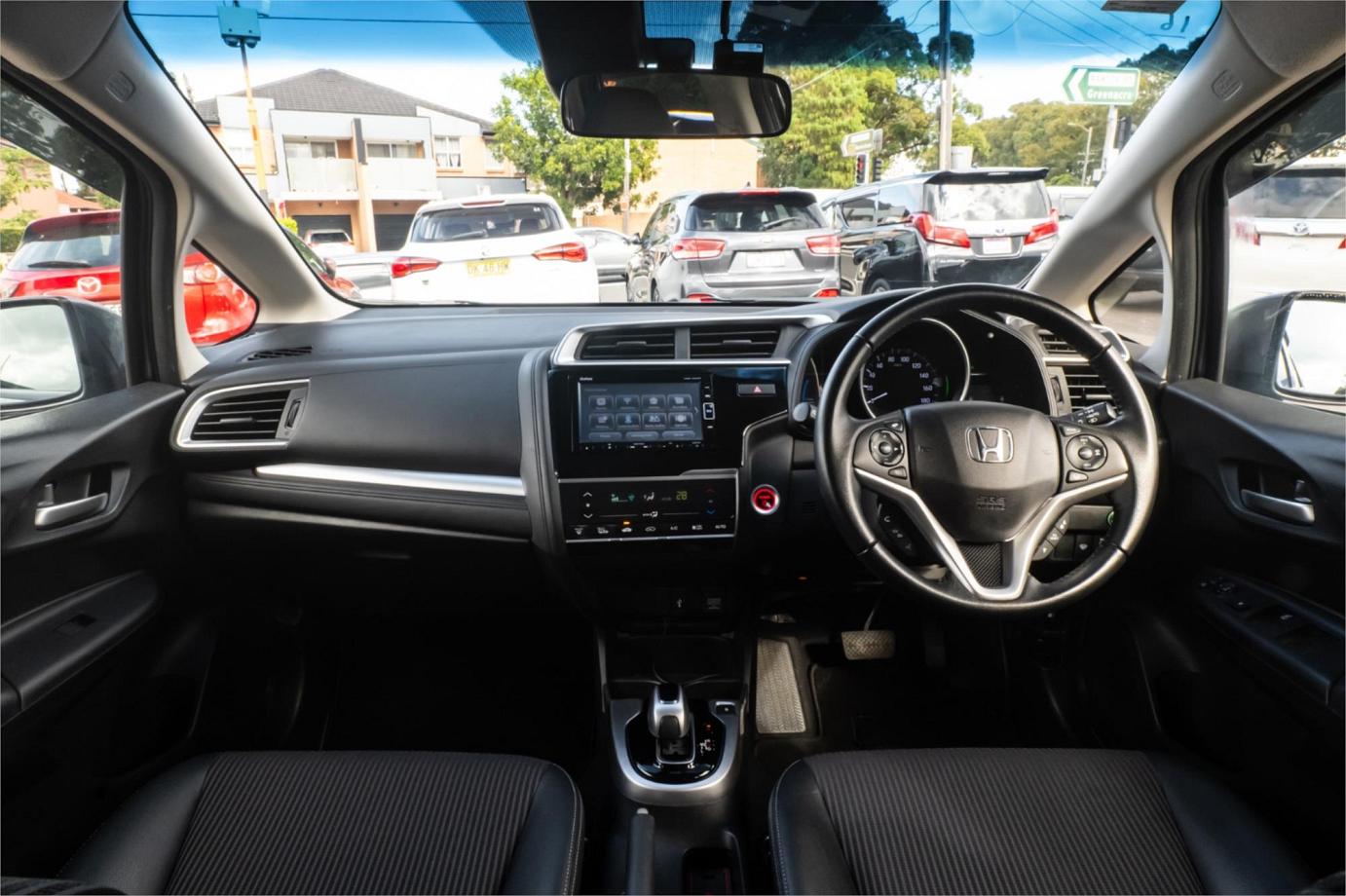 2019 Honda Fit L-package (hybrid)-25