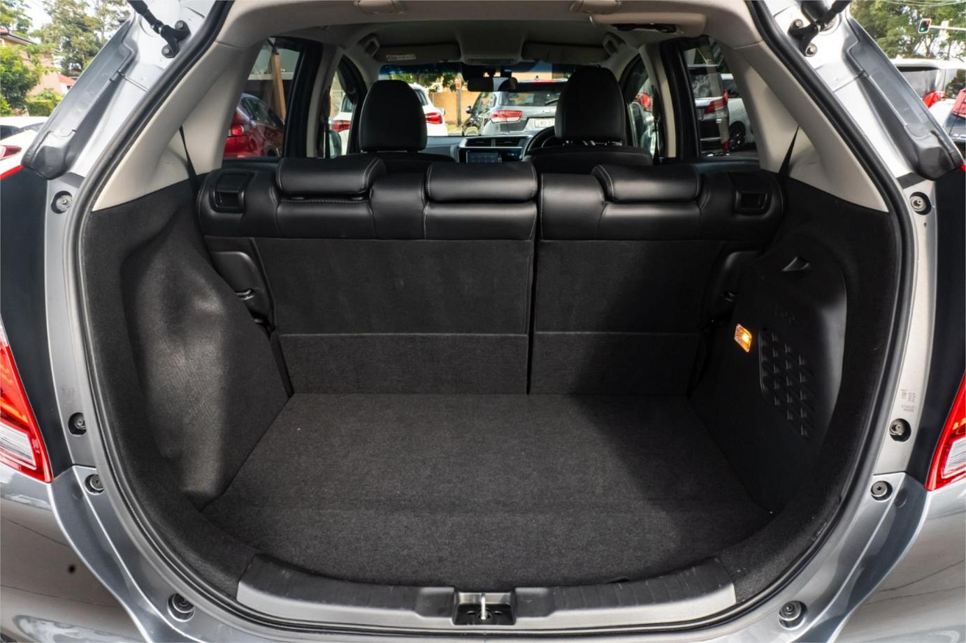 2019 Honda Fit L-package (hybrid)-31