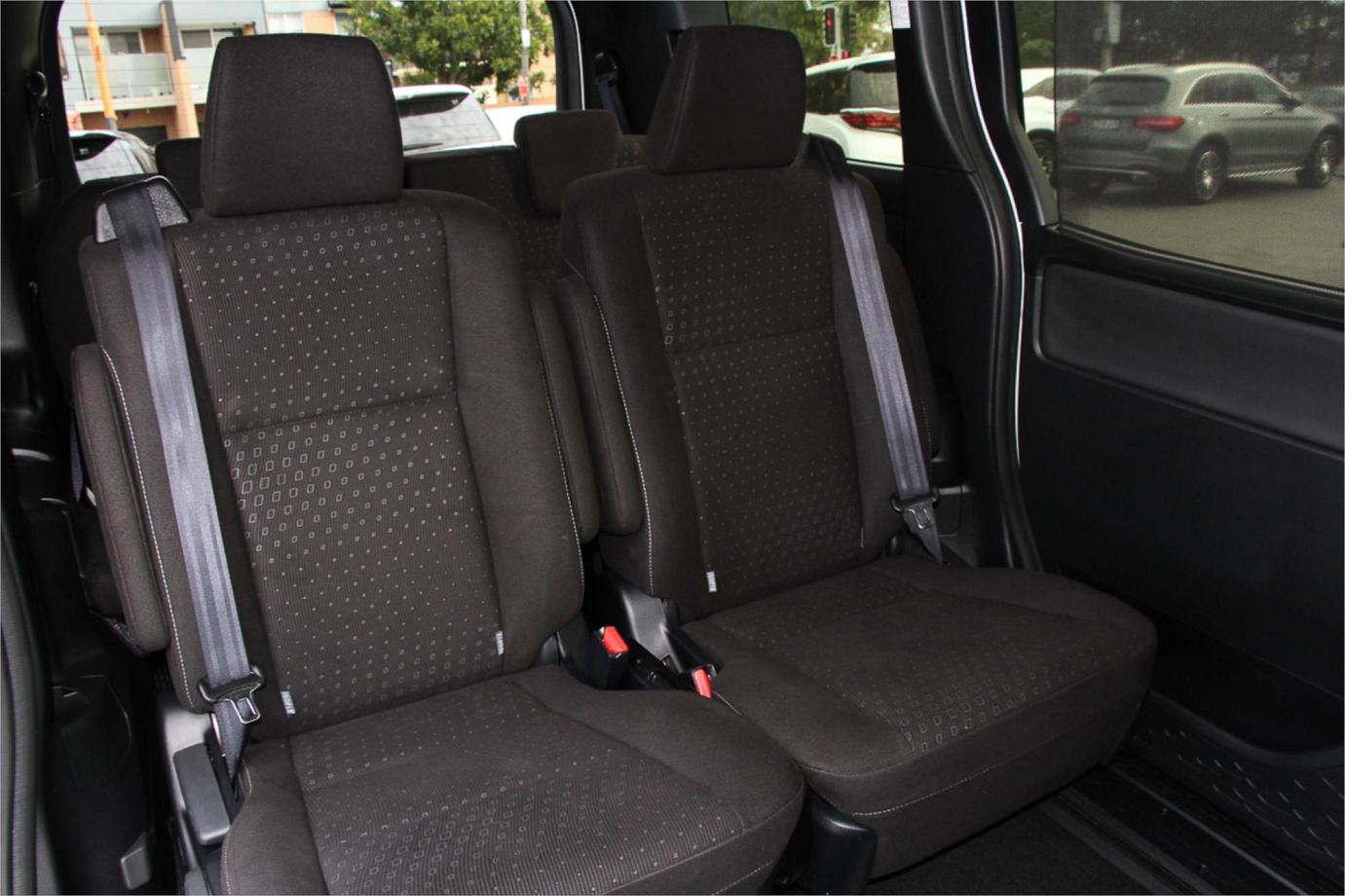 2020 Toyota Noah G (hybrid) Exterior 2