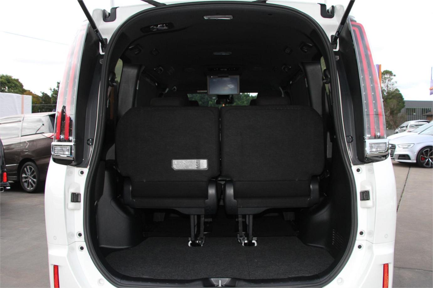 2020 Toyota Noah G (hybrid) Exterior 19