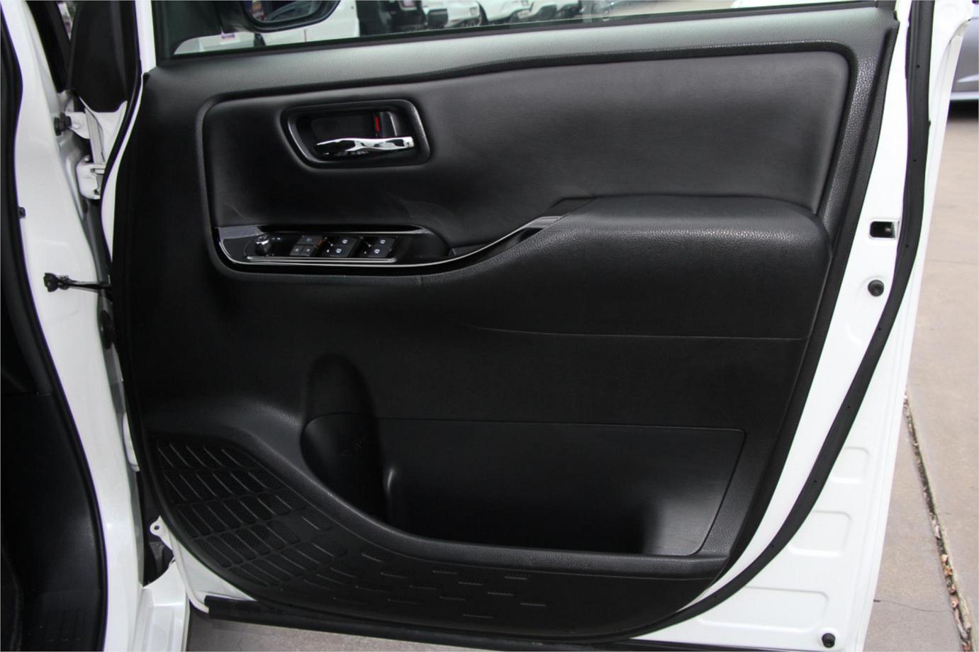 2020 Toyota Noah G (hybrid) Exterior 24