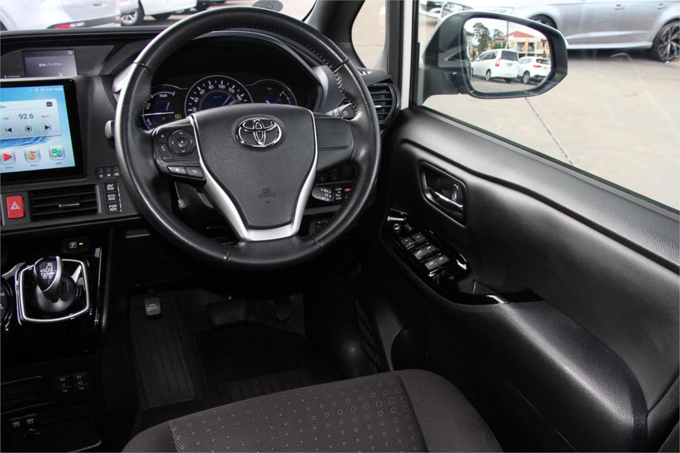 2020 Toyota Noah G (hybrid) Exterior 26