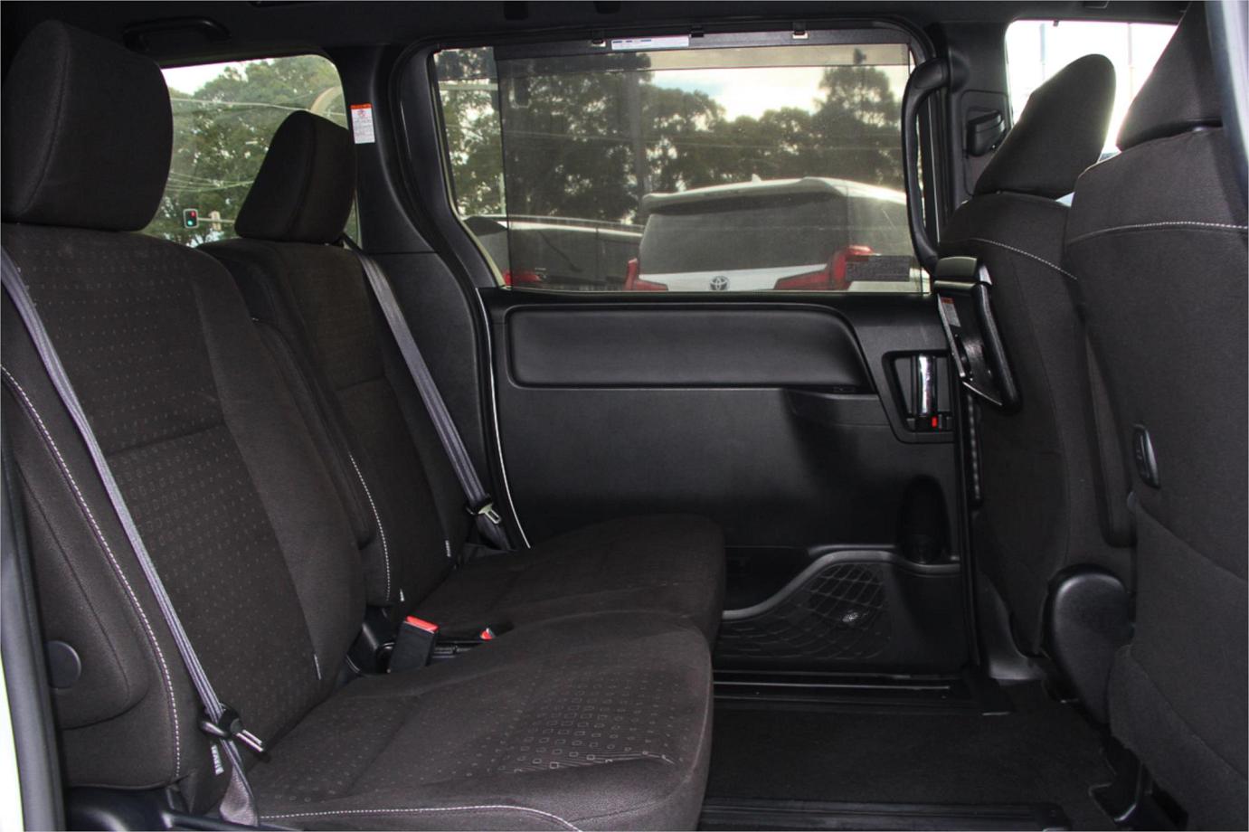 2020 Toyota Noah G (hybrid) Exterior 28