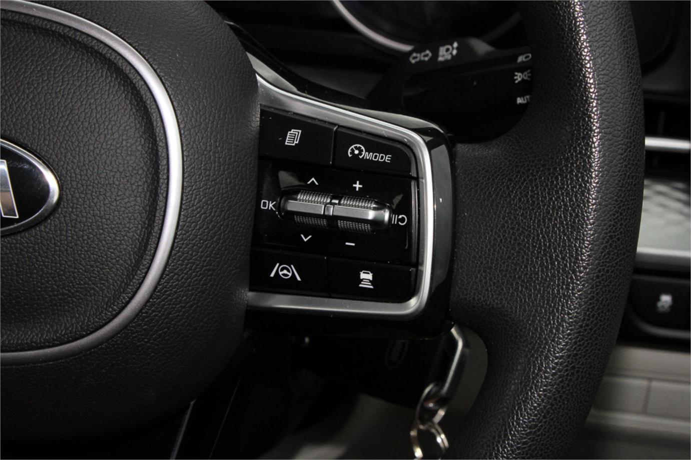2021 Kia Carnival S Exterior 9