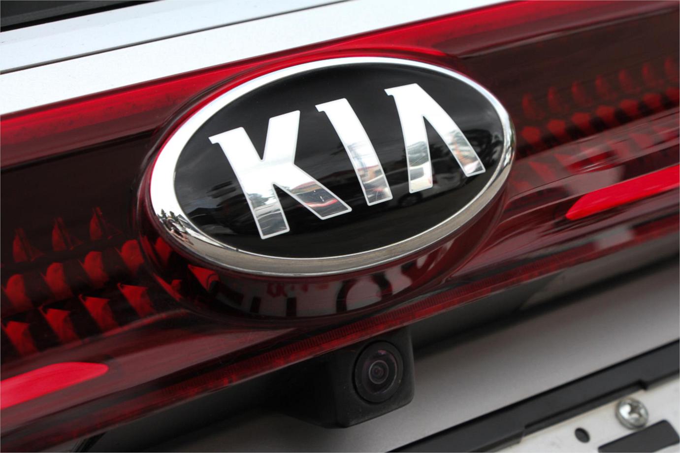 2021 Kia Carnival S Exterior 18