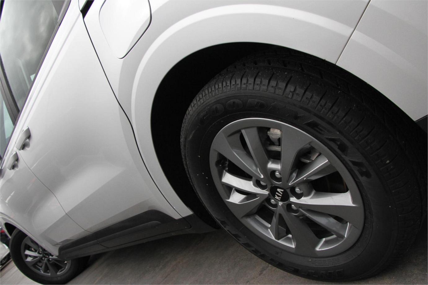 2021 Kia Carnival S Exterior 20