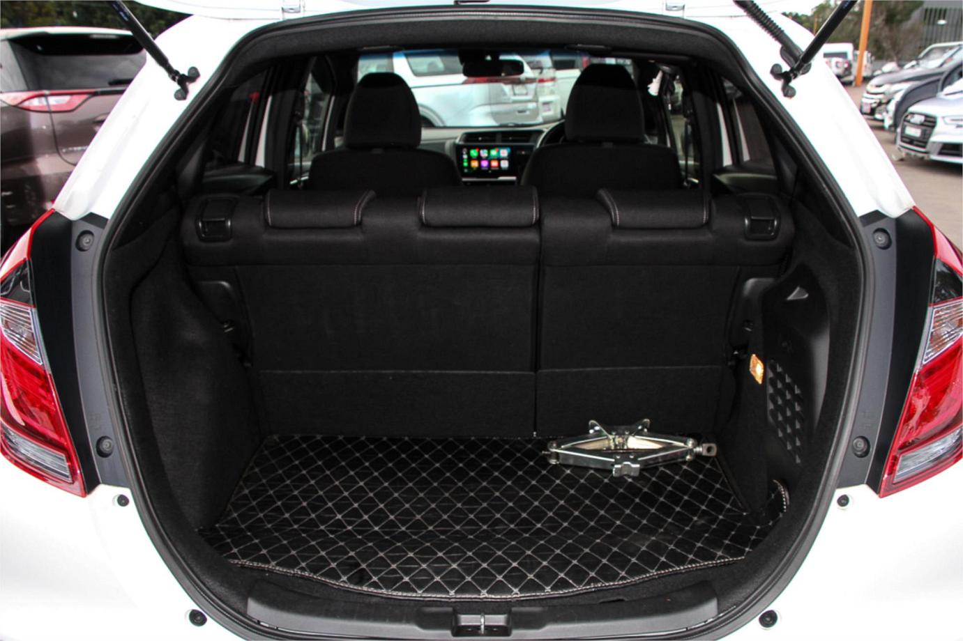 2019 Honda Fit S-package (hybrid) Exterior 16