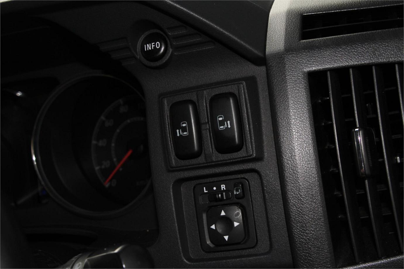 2013 Mitsubishi Delica D Power Package Exterior 10