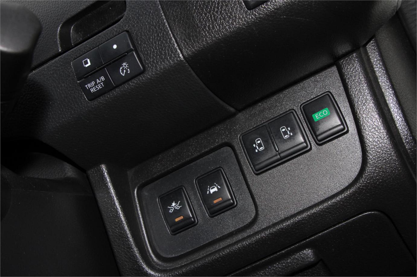2015 Nissan Serena Highway Star Exterior 11