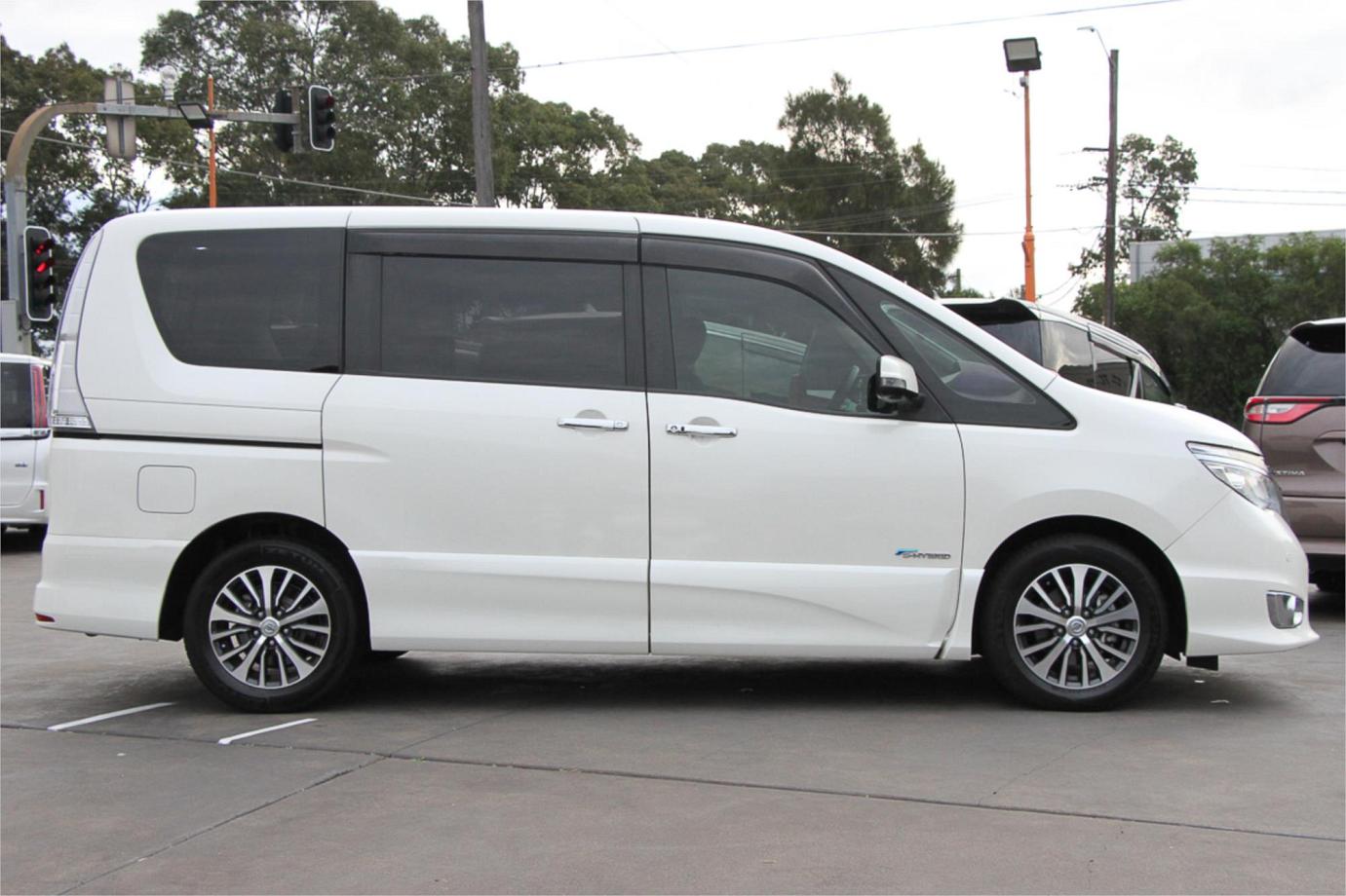 2015 Nissan Serena Highway Star Exterior 13