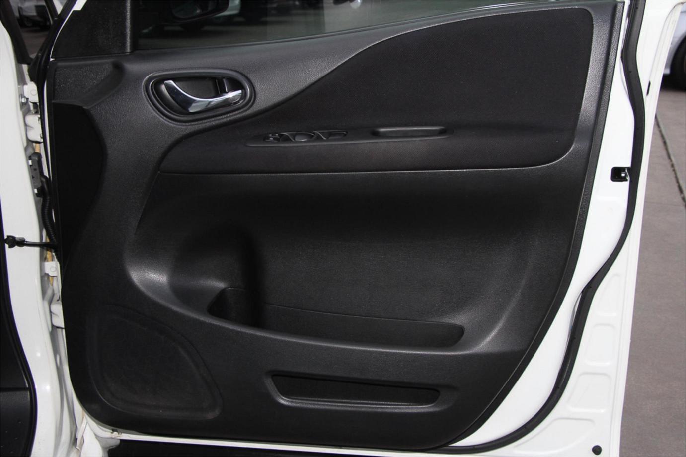 2015 Nissan Serena Highway Star Exterior 21