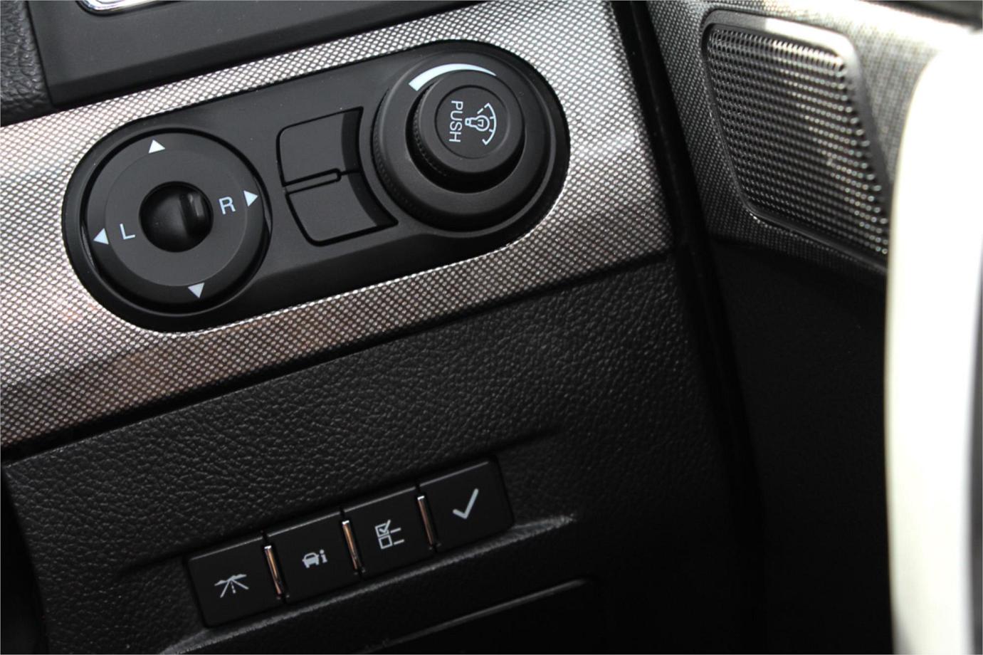 2016 Holden Captiva Ltz Exterior 11