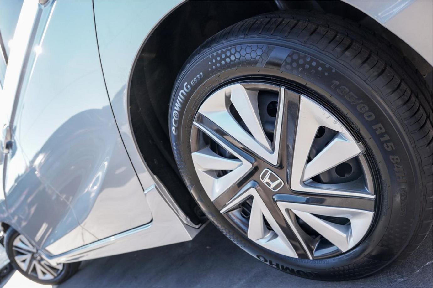 2019 Honda Shuttle X Sensing (hybrid) Exterior 21